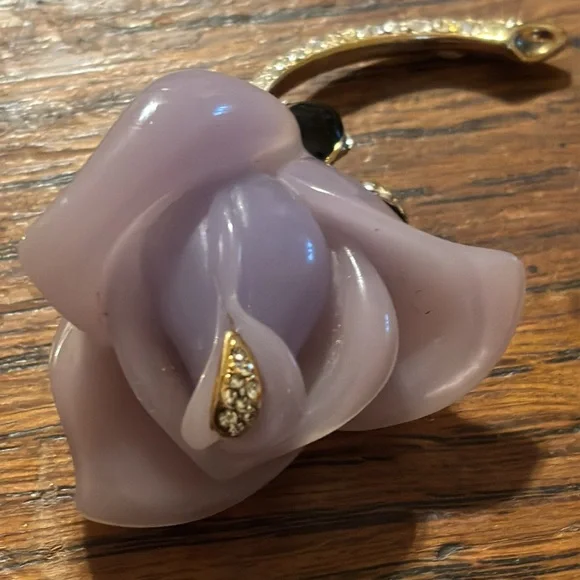 Kenneth Jay lane lavender flower brooch - Picture 2 of 5